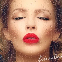 Album33 T 30 CM Kiss Me Once