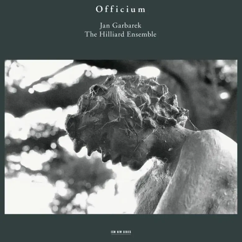 Album33 T 30 CM Officium