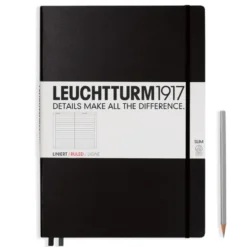 Carnet Master Slim (A4+) couverture rigide, 121 pages numérotées, ligné, noir