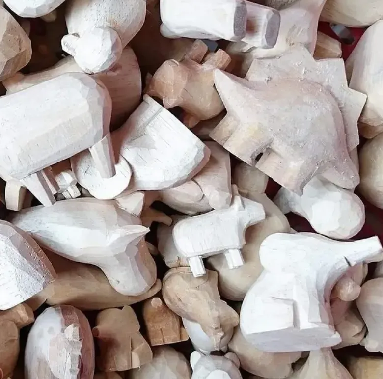 Figurine en bois - Akita