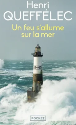 Un feu s'allume sur la mer